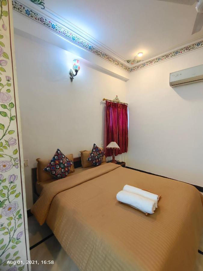 The Rustic Monk Hostel Udaipur Exterior photo